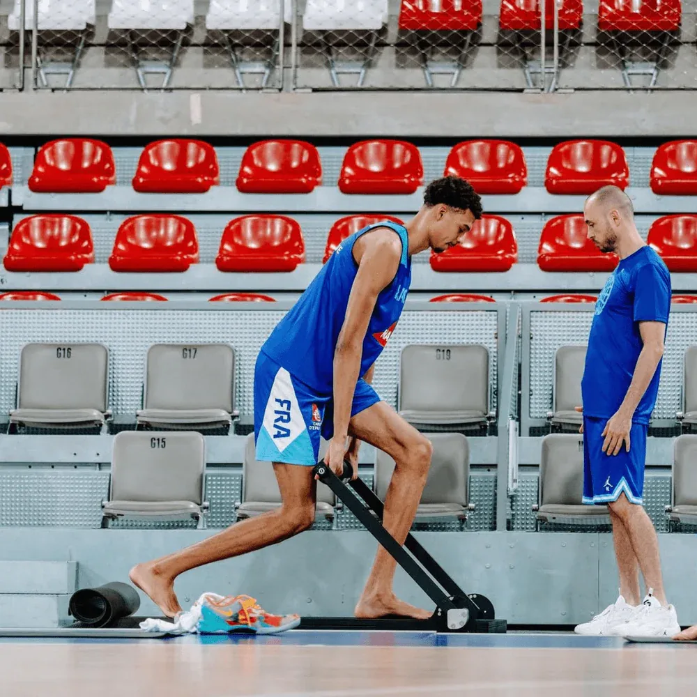 Coach observing an ISOPHIT movement